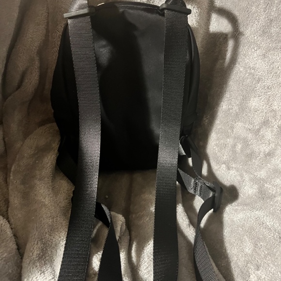 Lululemon adventurer backpack - Picture 3 of 3